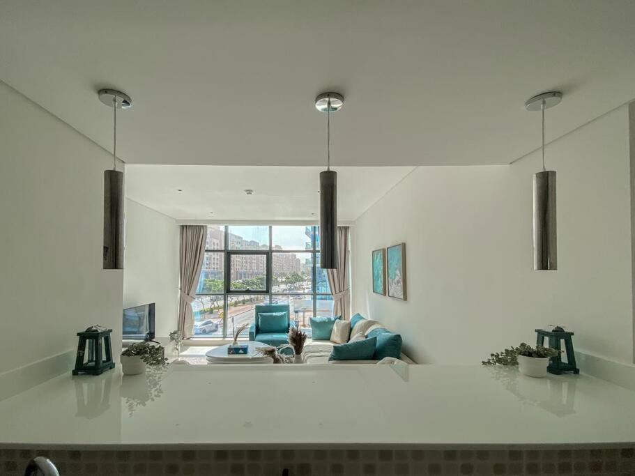 Apartment 1 Bedroom 65m2, Infinity Pool, West Beach, Noise Insulation Dubai