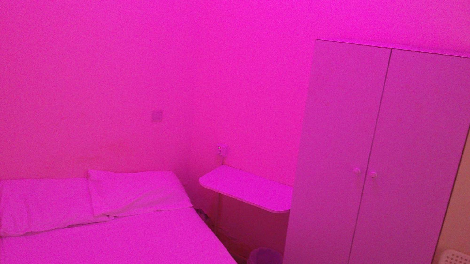 Kro Ruby Star Budget With Shared Washroom Access G06 *