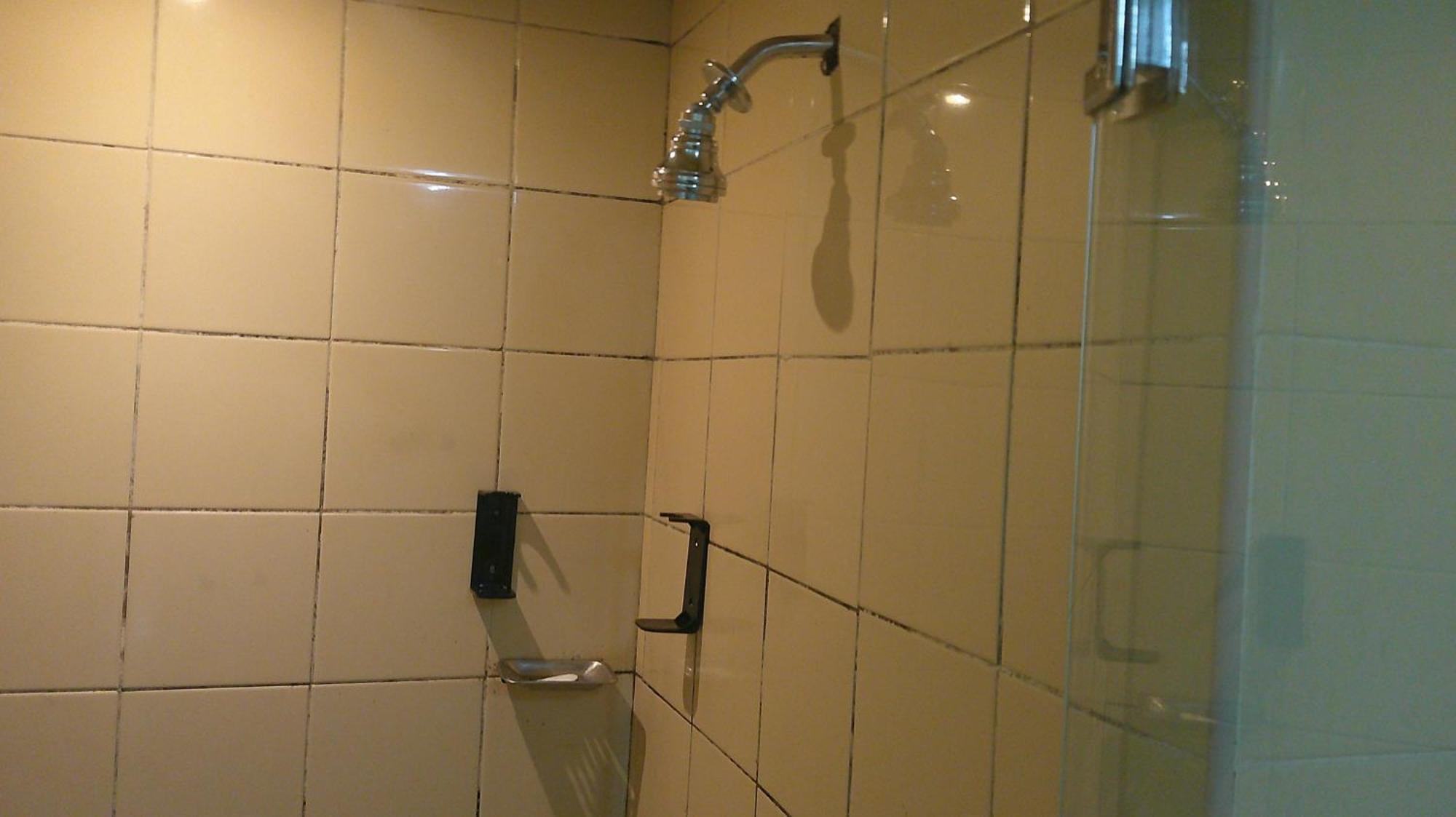 Ruby Star Budget With Shared Washroom Access G06 Han *