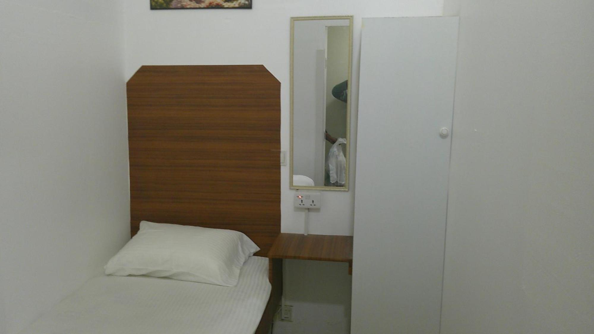 Ruby Star Budget With Shared Washroom Access G06 Kro Dubai