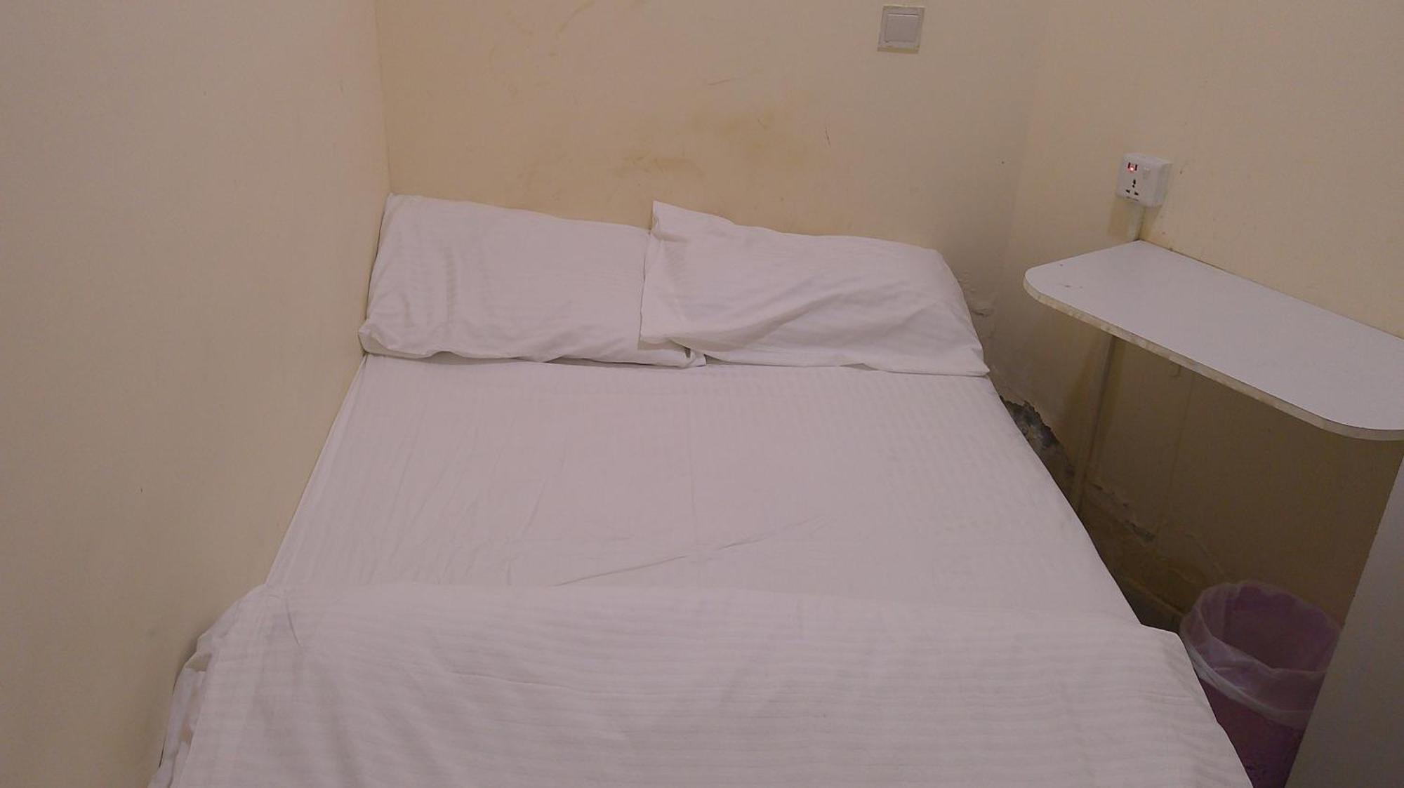 Ruby Star Budget With Shared Washroom Access G06 Han