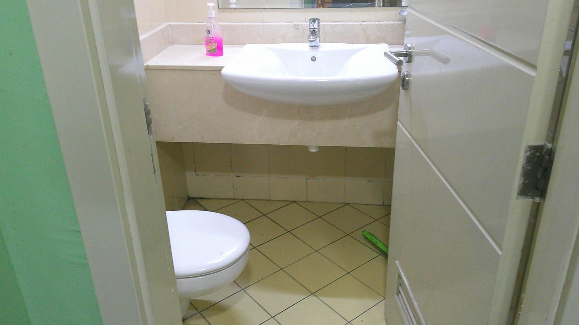 Ruby Star Budget With Shared Washroom Access G06 Han *