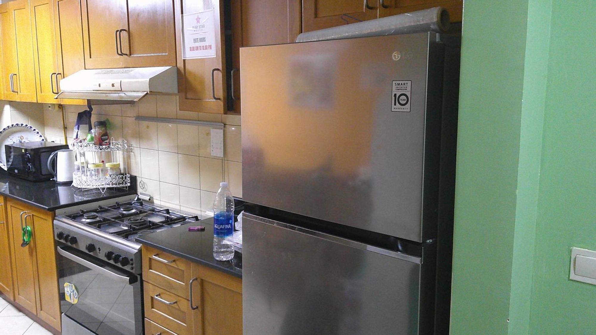 Ruby Star Budget With Shared Washroom Access G06 *