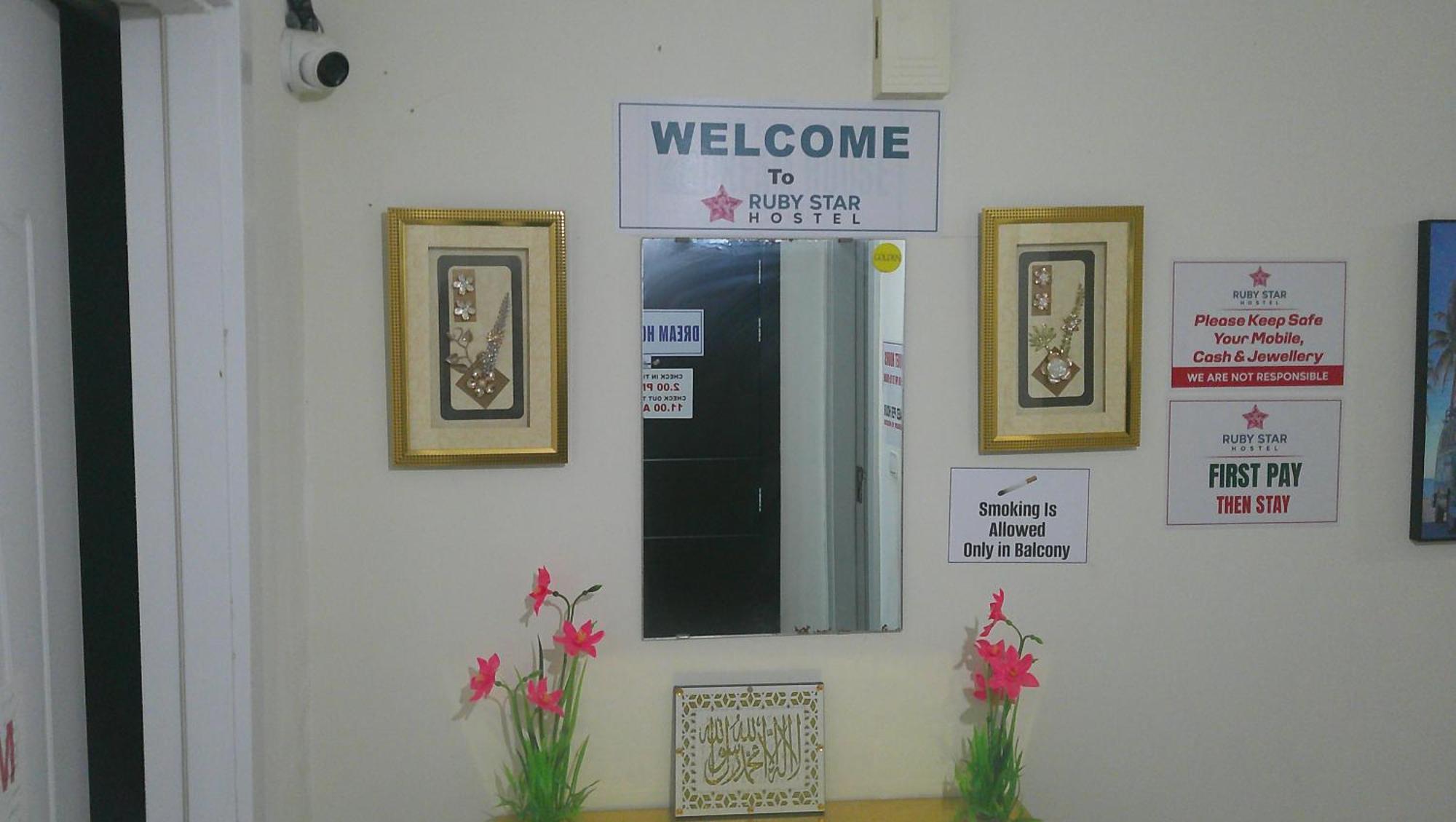 Mini-hôtel Ruby Star Private With Sharing Washrooms 426 Dubaï