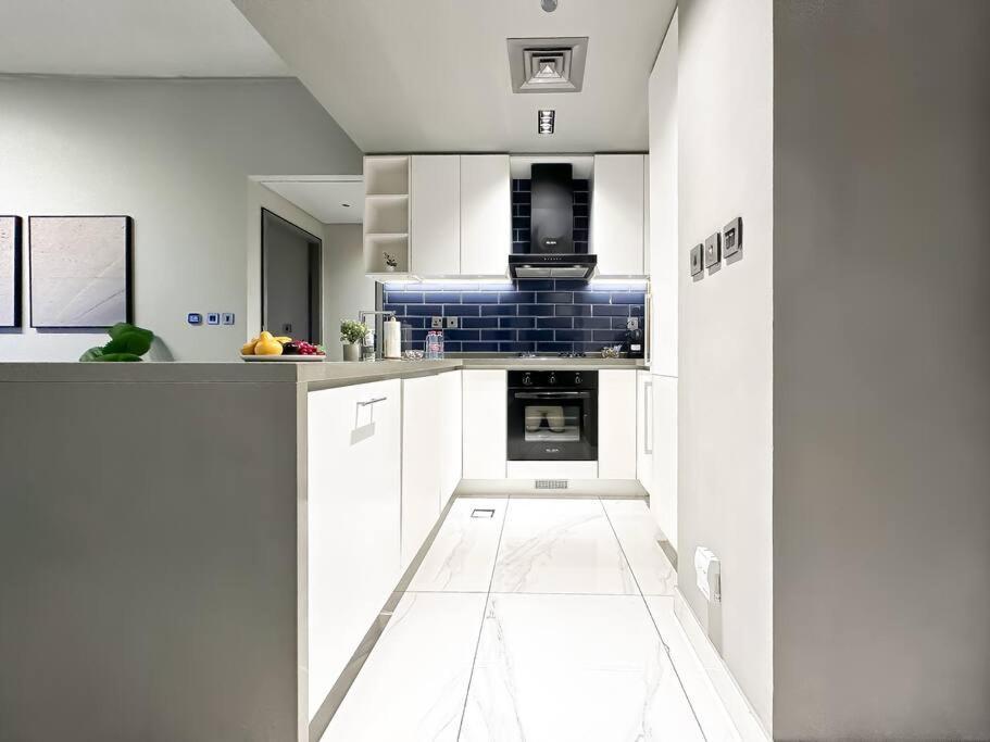 Apartamento Sky High Comfort 1br Study With And Canal Views Dubái