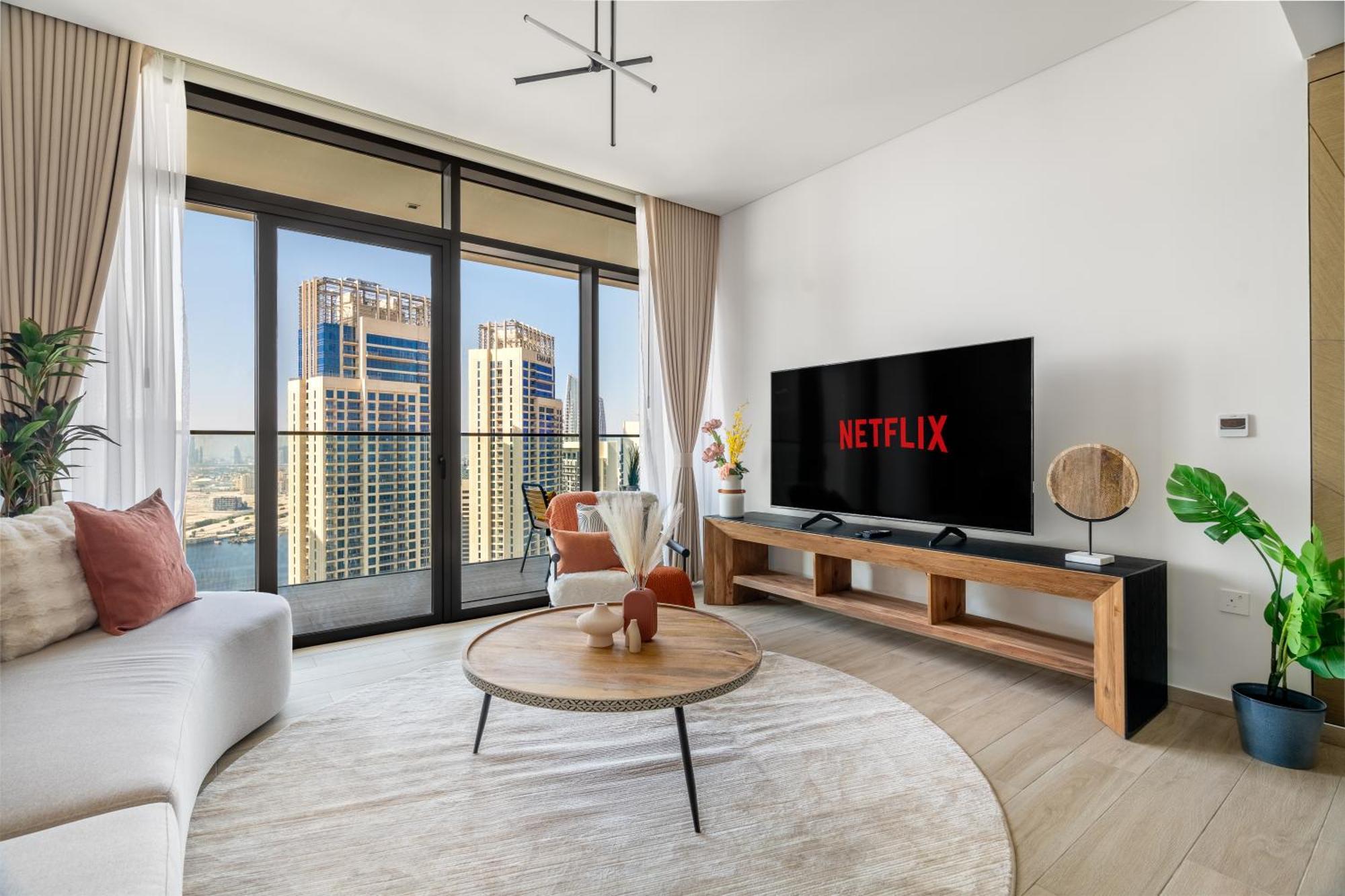 Luxury 2br Flat In Palace Appartement Dubai