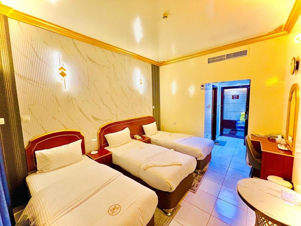Galaxy Star Hotel *