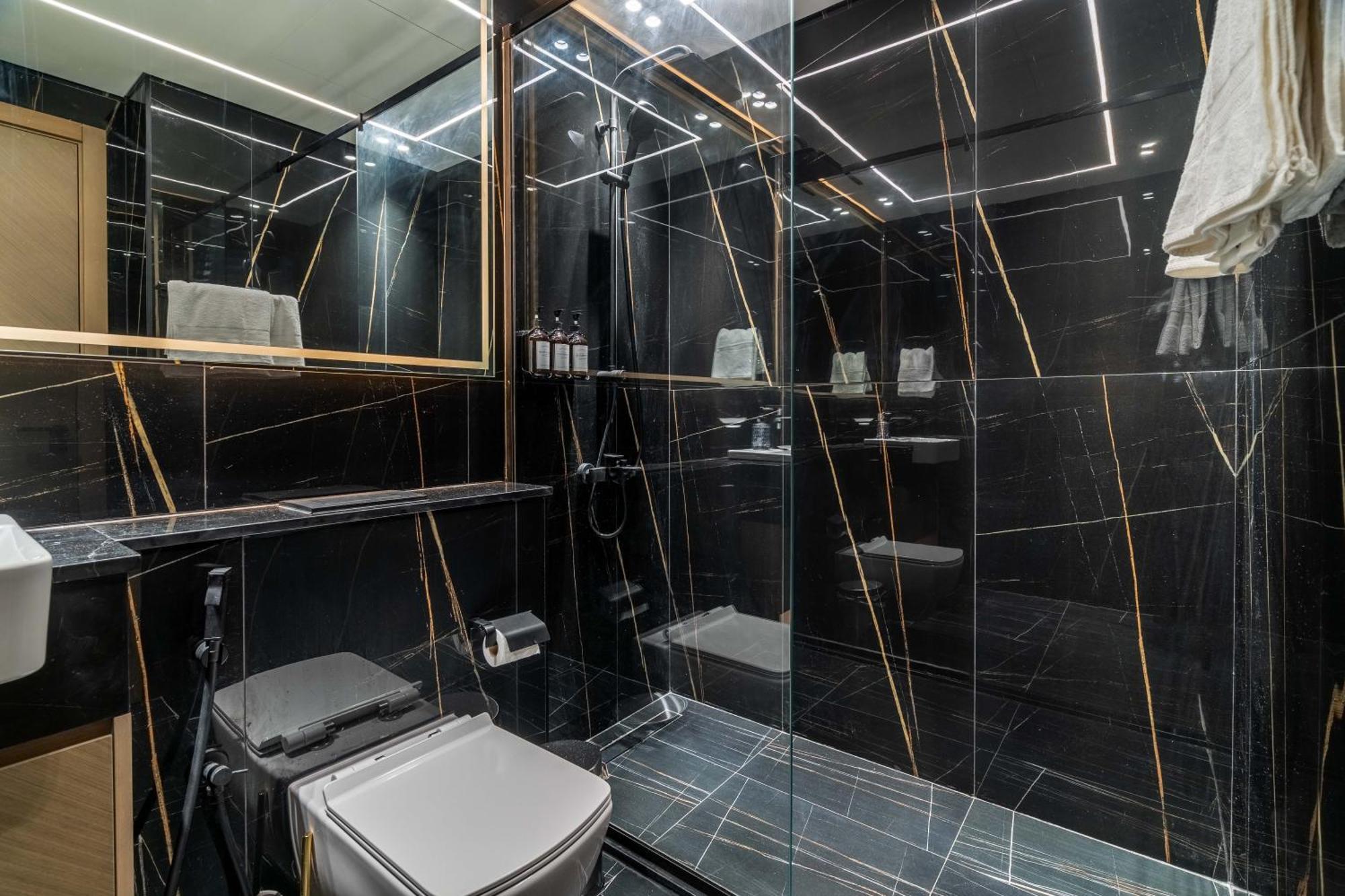 Apartemen Modern 1br In Jvc With Amazing Amenities
