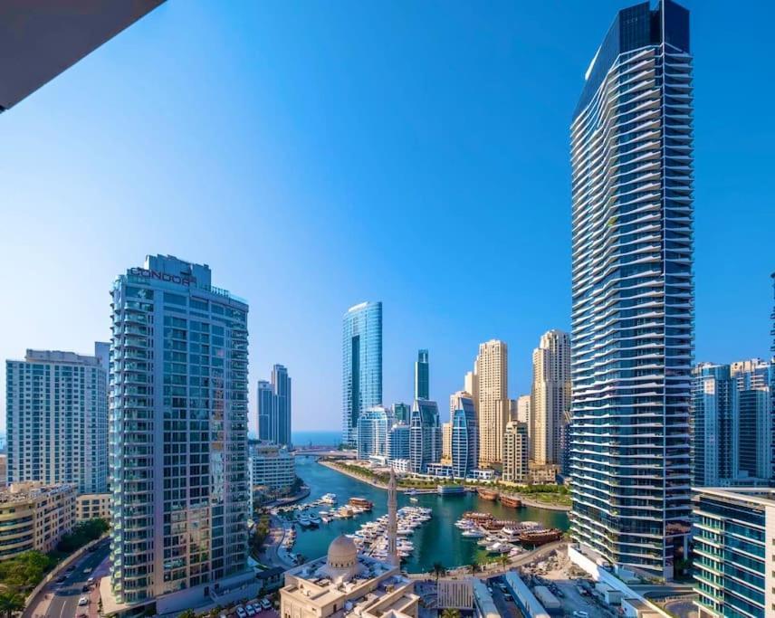 Escan Tower Marina View Apartamento *