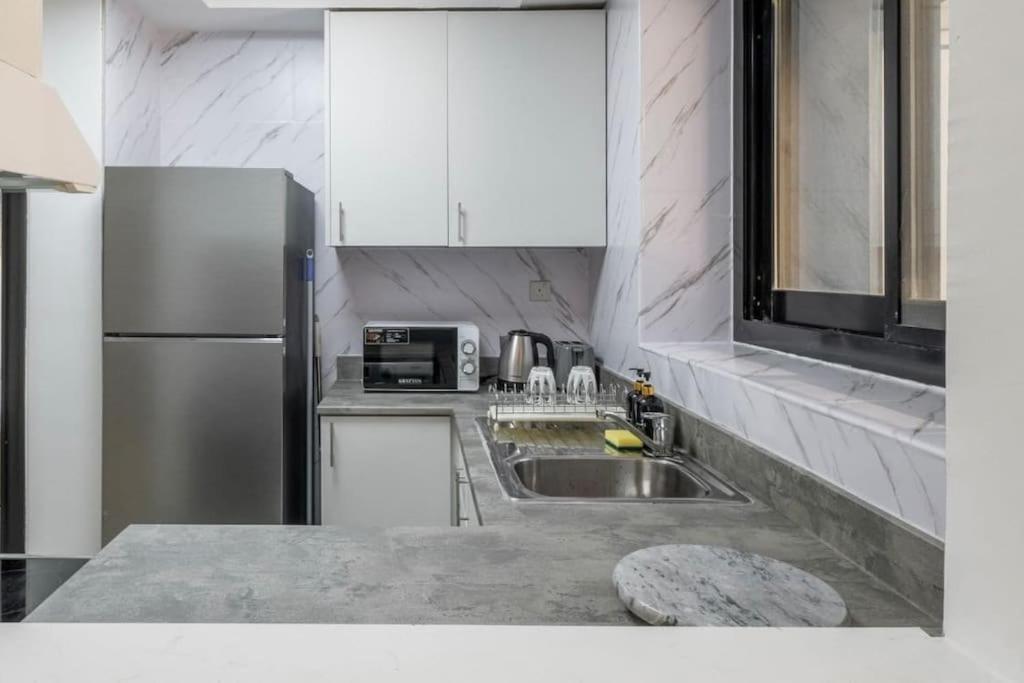 Escan Tower Marina View Apartment