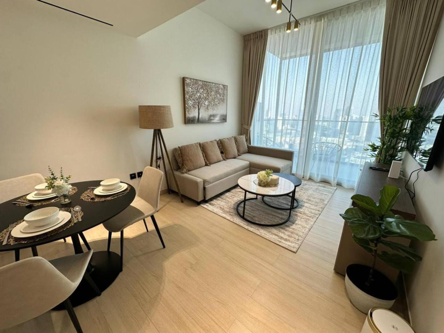 Lejlighed Fully Furnished 1 Bedroom With Balcony Dubai