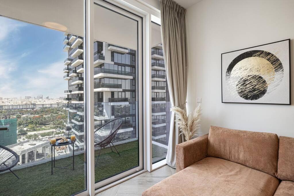 Apartment Chic 2 Bed Near Trade Centre With 5 Star Amenities