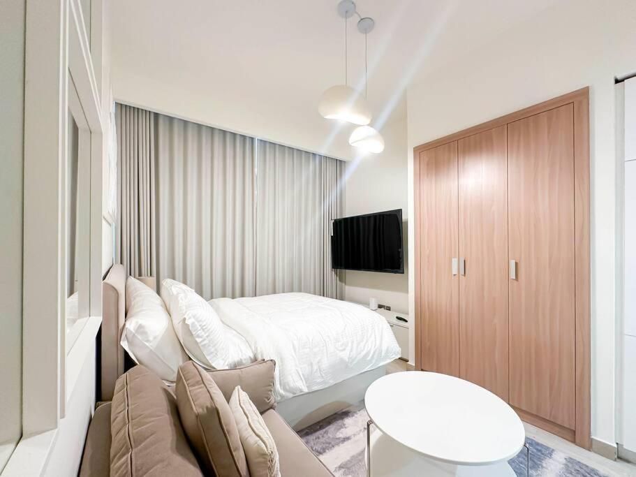 Appartement Luxury Near Burj Khalifa In Azizi Riviera *