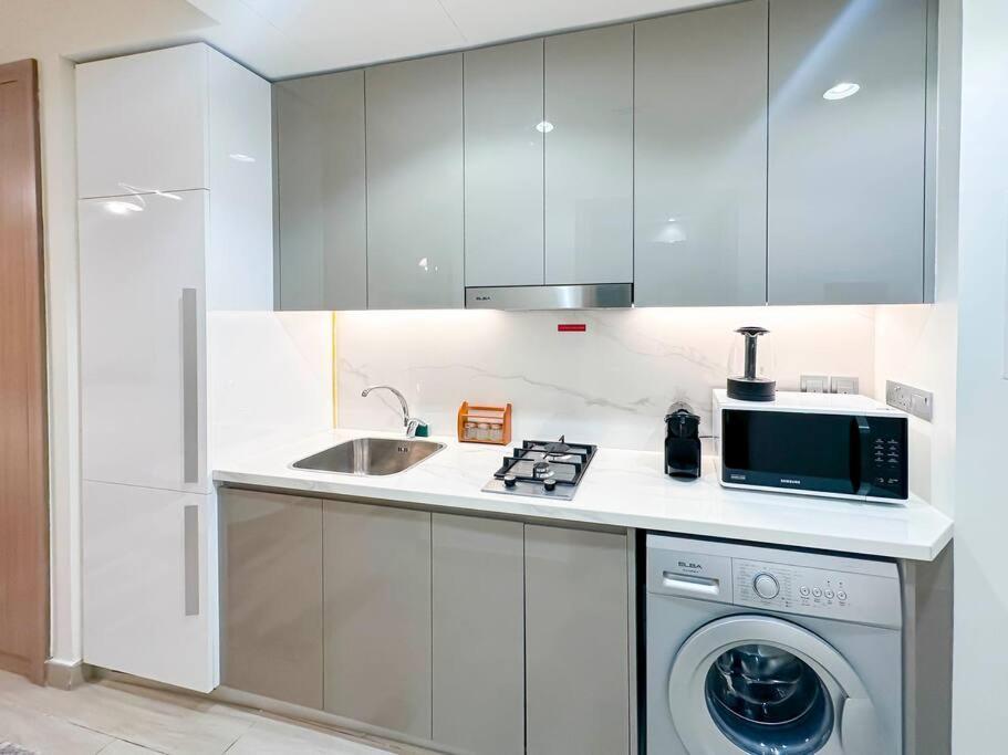 Luxury Near Burj Khalifa In Azizi Riviera *