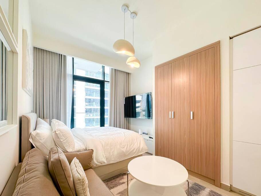 Luxury Near Burj Khalifa In Azizi Riviera Appartement *