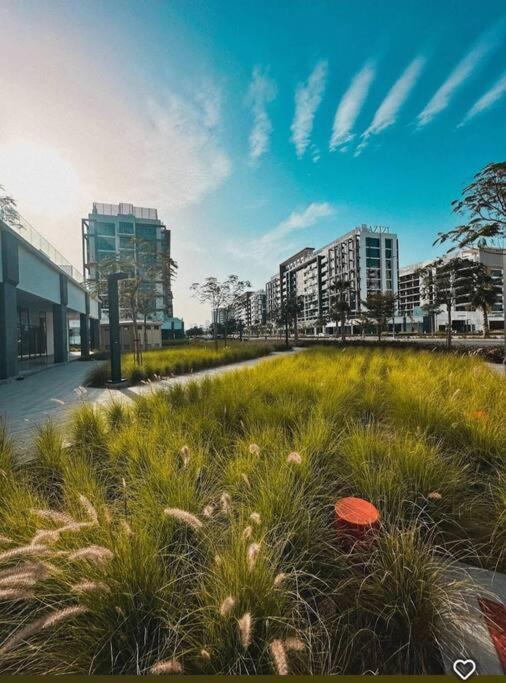 Luxury Near Burj Khalifa In Azizi Riviera Appartement