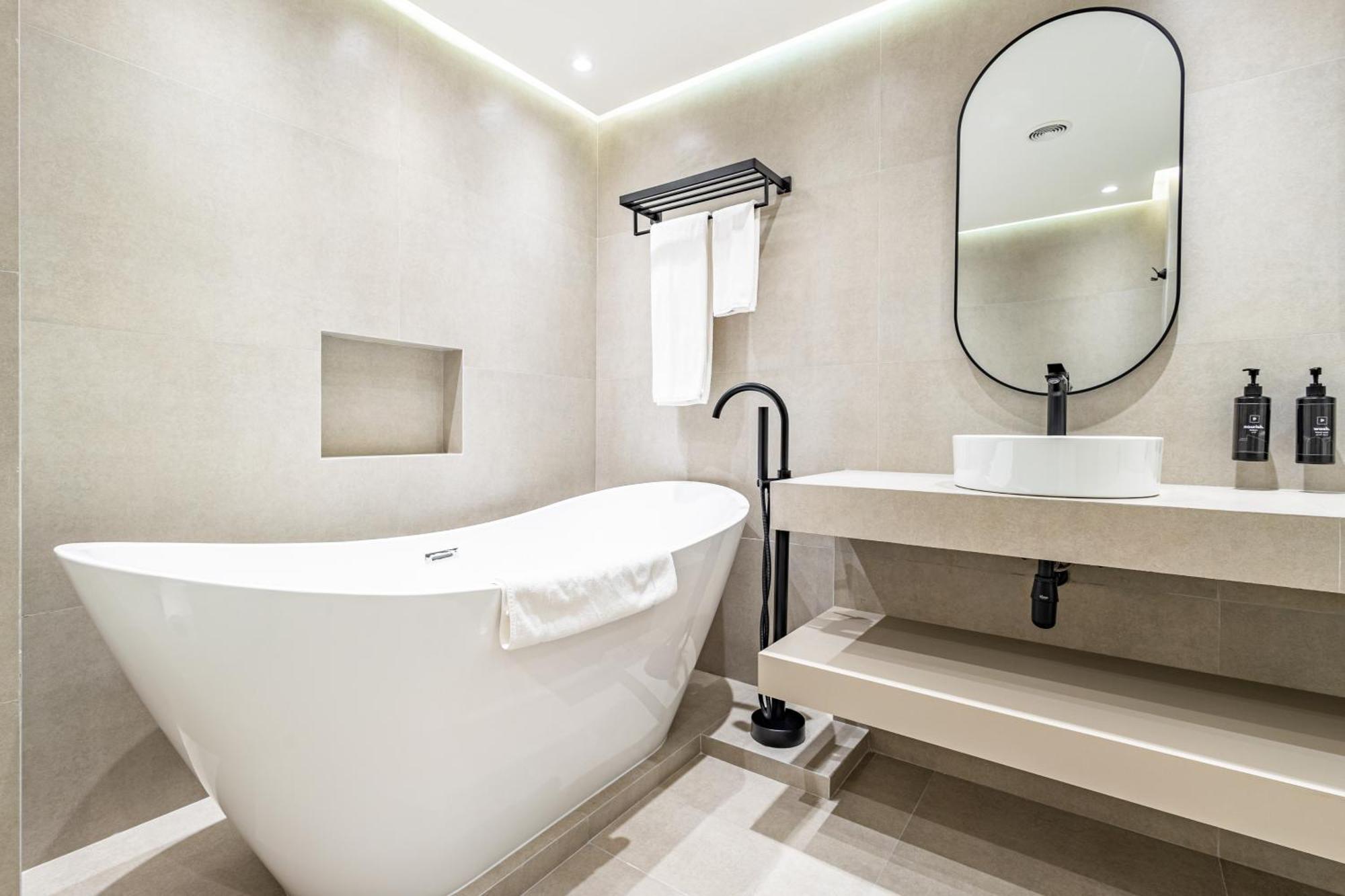 Upgraded 1br Retreat With Iconic Burj Khalifa Views Lejlighed *