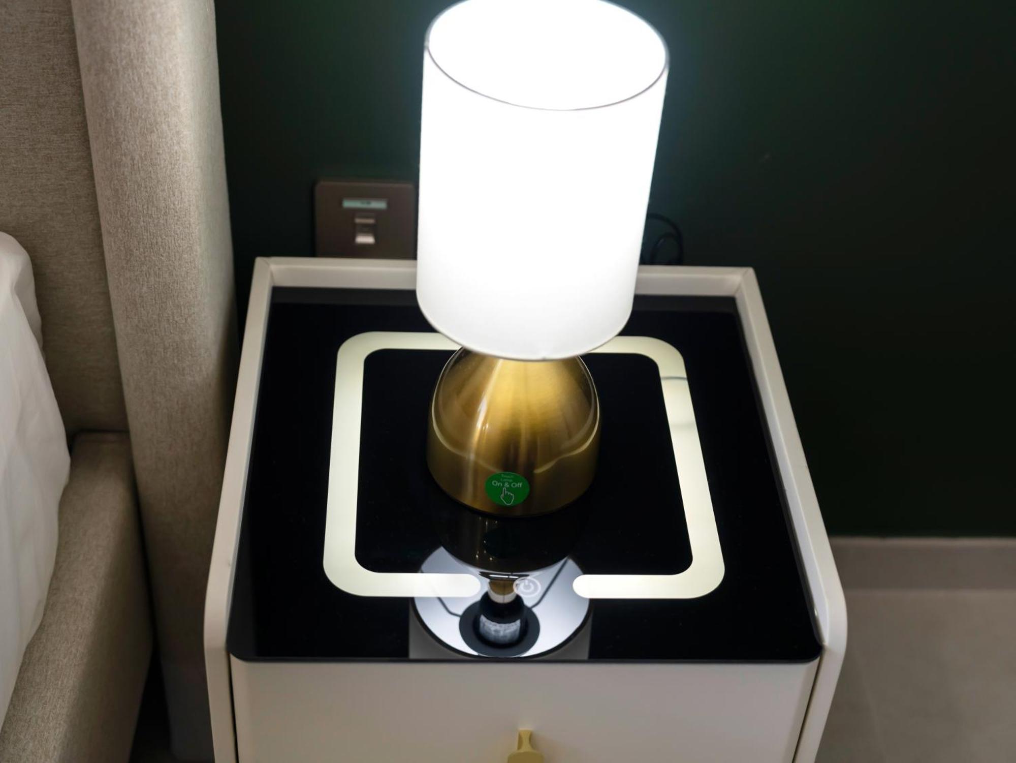 Luxury Two Bedroom With Balcony, Full Burj Khalifa & Fountain Views By Delujo Dubái