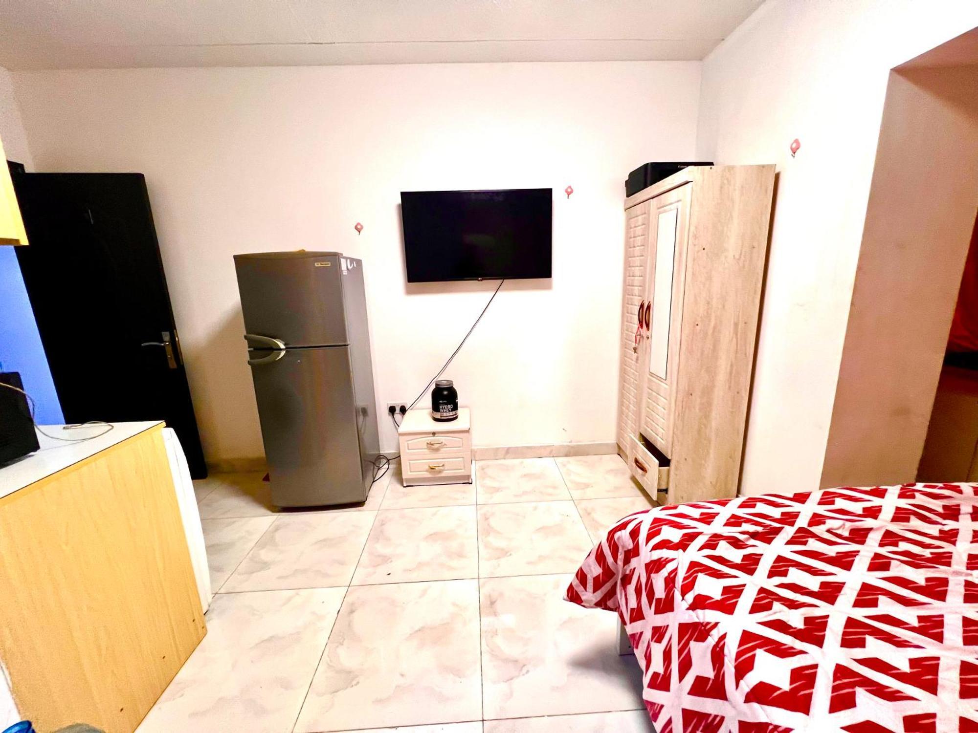 Apartamento Flats In Emirates Tower Metro Station Dubai