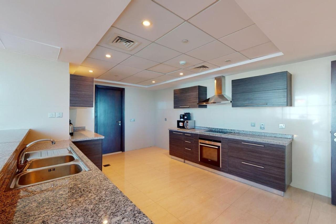 23 Marina - Luxurious Four Bedroom With Sea View *