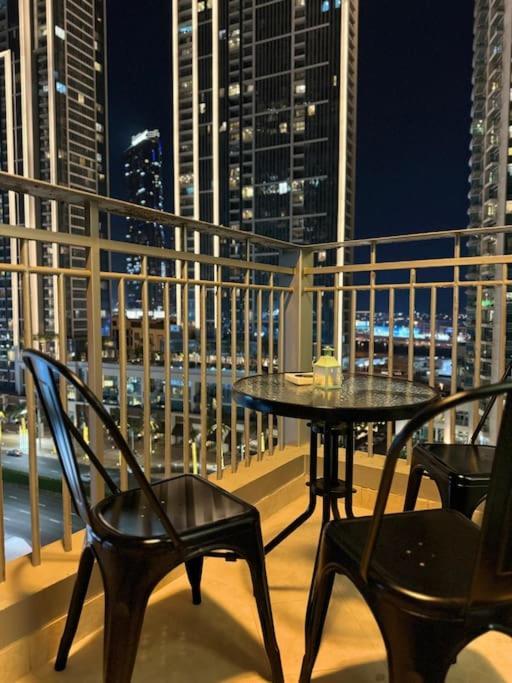 In Opposite To Burj Khalifa Appartement *