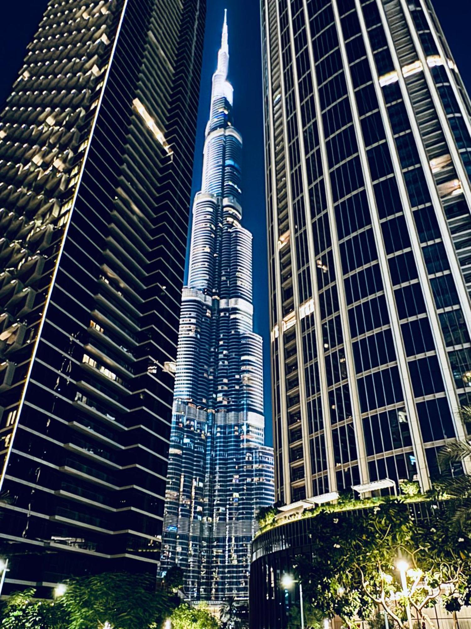 In Opposite To Burj Khalifa * Dubaï