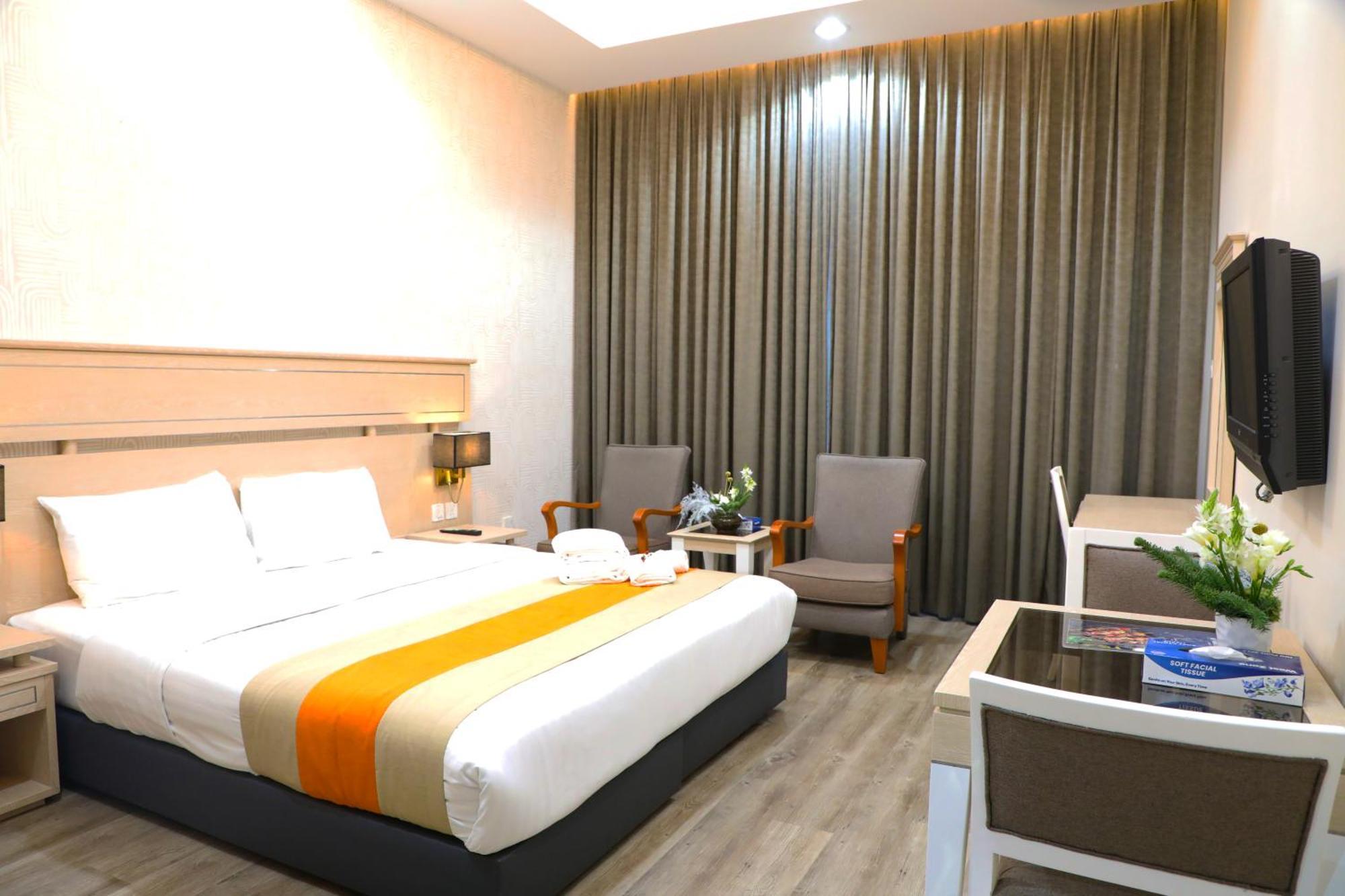 Lejlighedshotel Wescott Plaza Llc Formerly West Zone Plaza Apts 4*