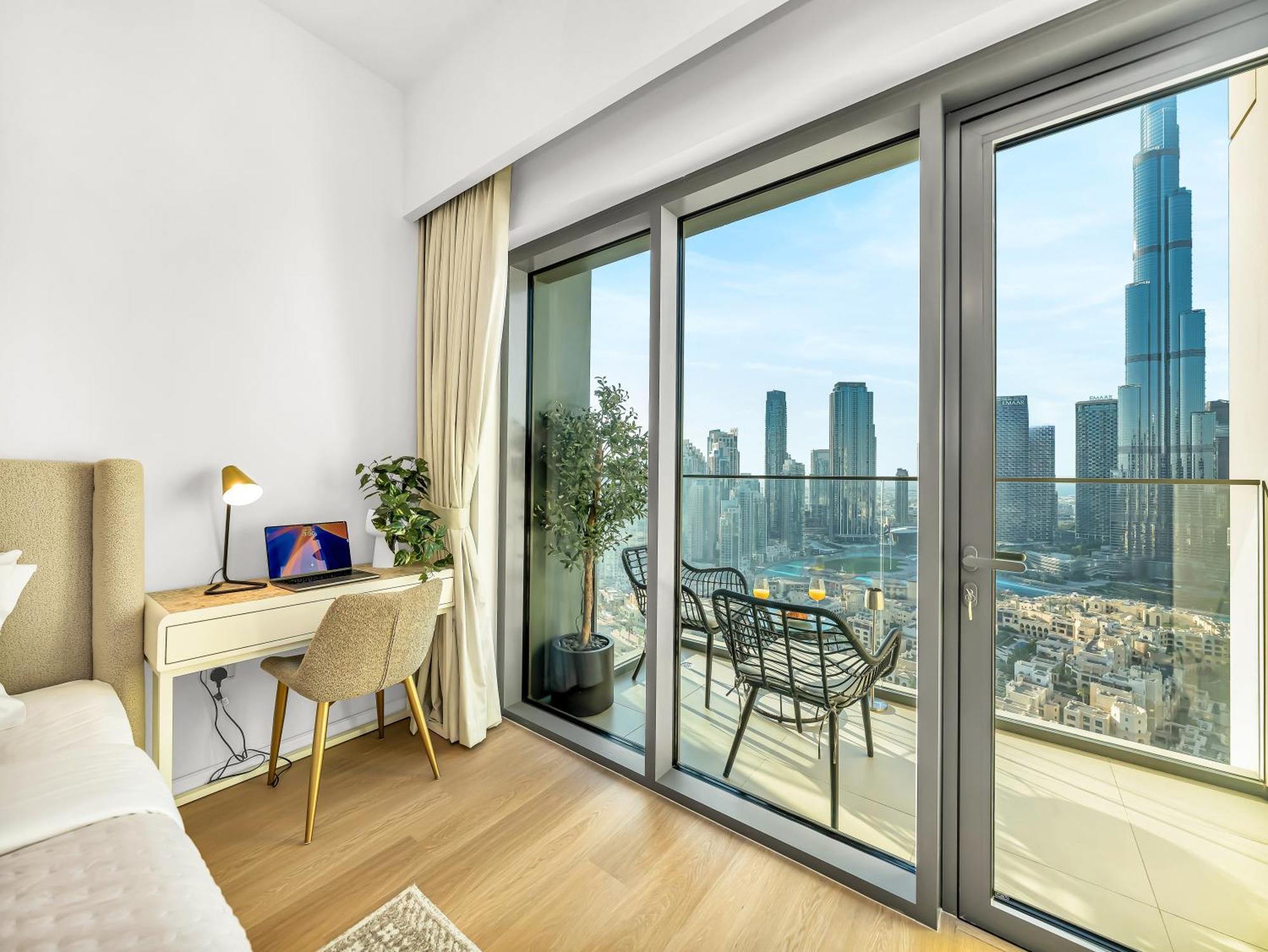 Apartemen The Burj Khalifa Luxury 2-bed In Burj Royale