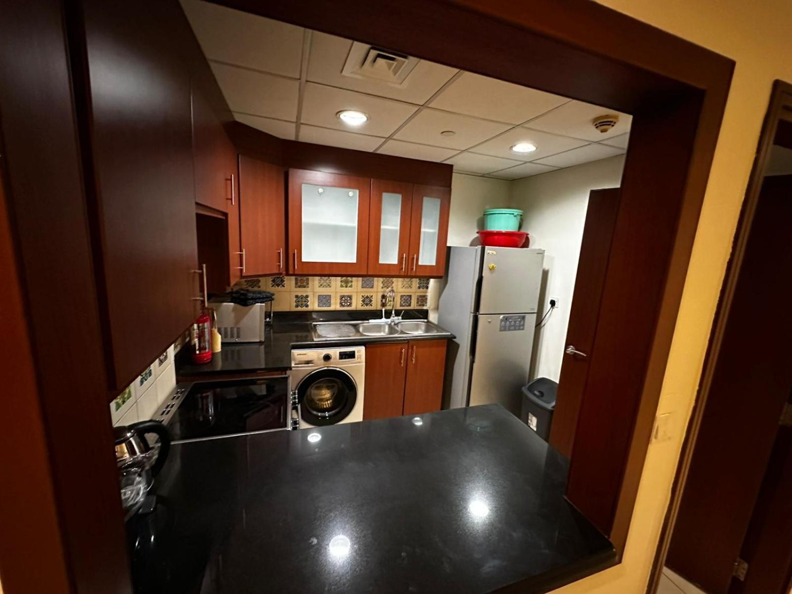 Spacious Bedroom With Easy Access To The Tram And Beach, Located Near Jbr Walk Dubái