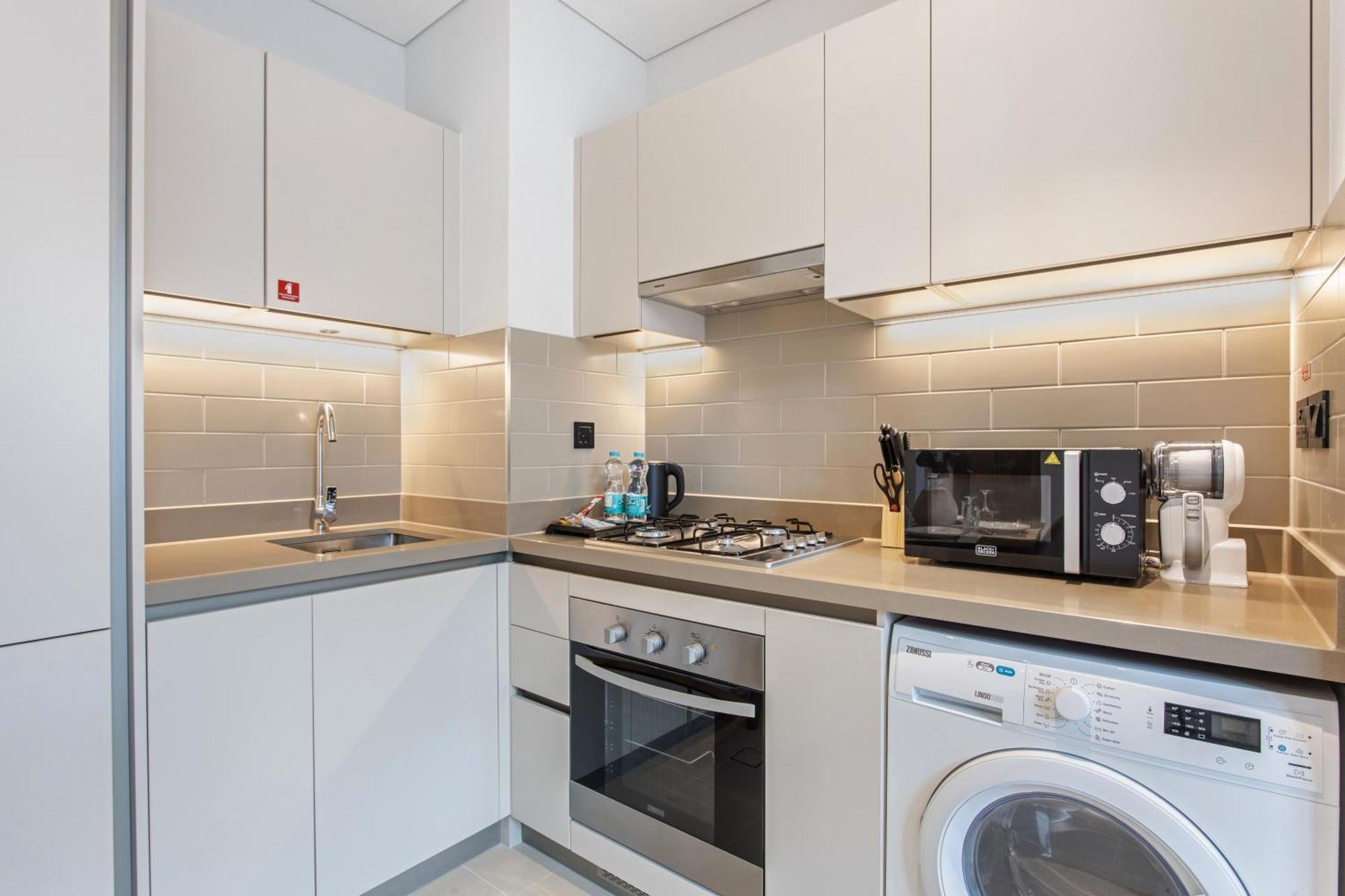 By Latinem Luxury 1br Cv A2705 Near Mall Apartment