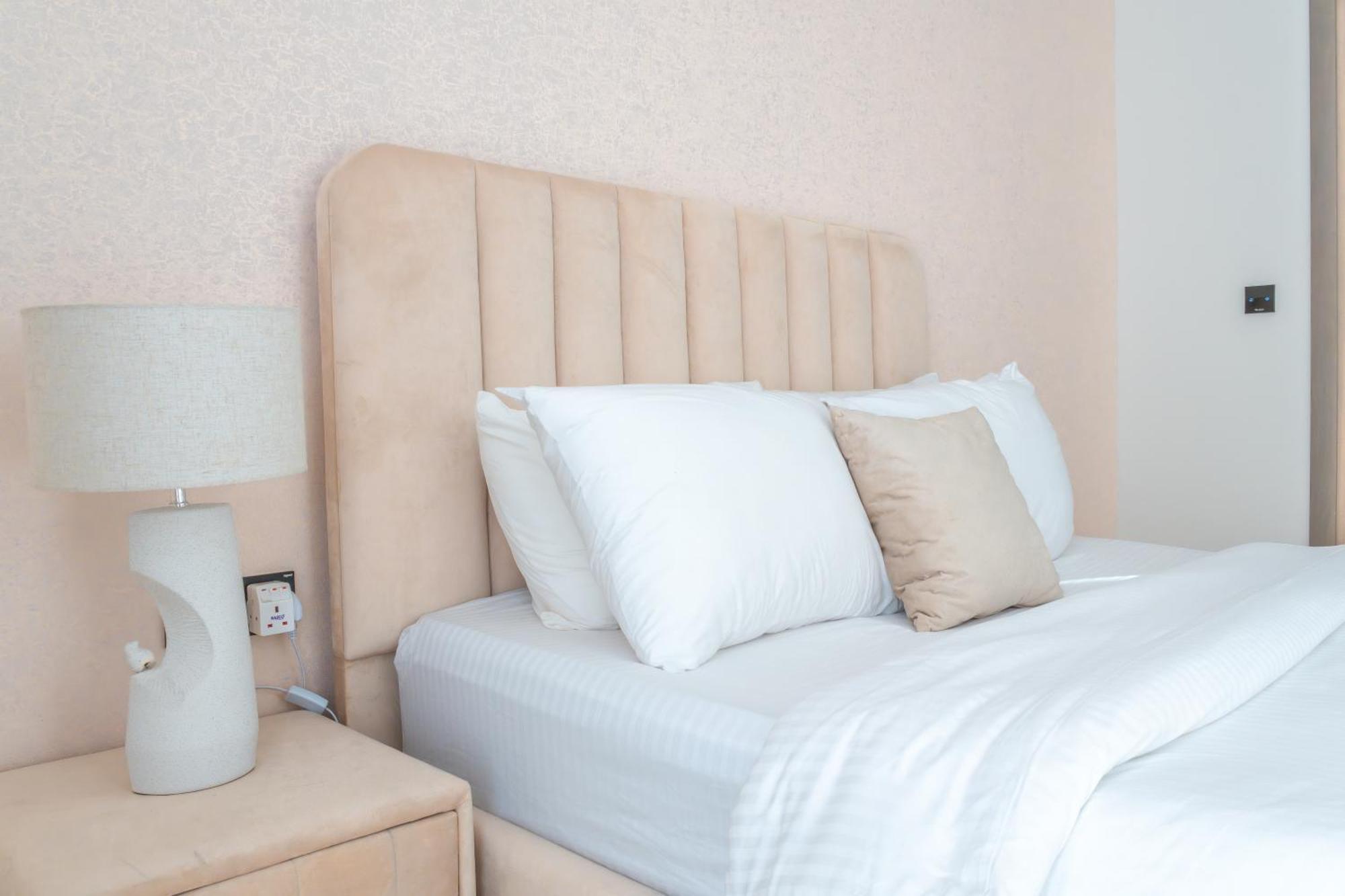 Luxe 1br 15mins-beach Infinity Pool -jumeirah Village Circle, Jvc ,dubai *