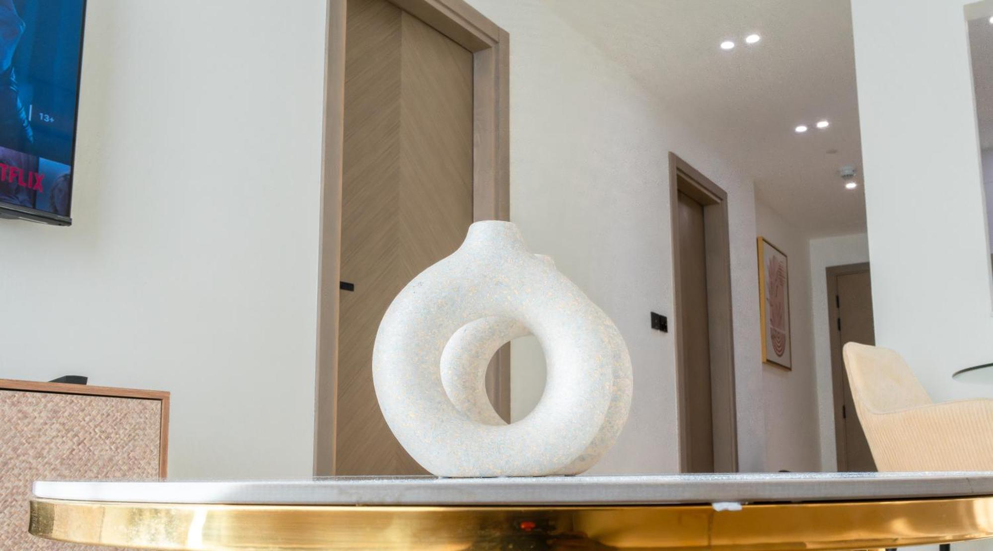 Appartement Luxe 1br 15mins-beach Infinity Pool -jumeirah Village Circle, Jvc ,dubai