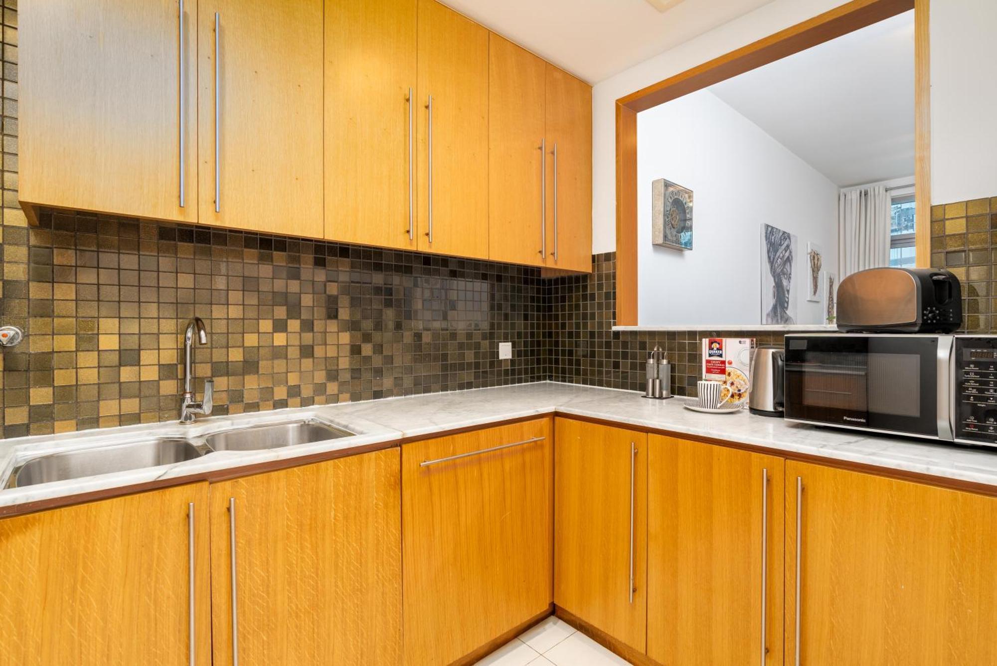 Vacay Lettings - 1 Bhk - Iris Blue Marina * Dubaï