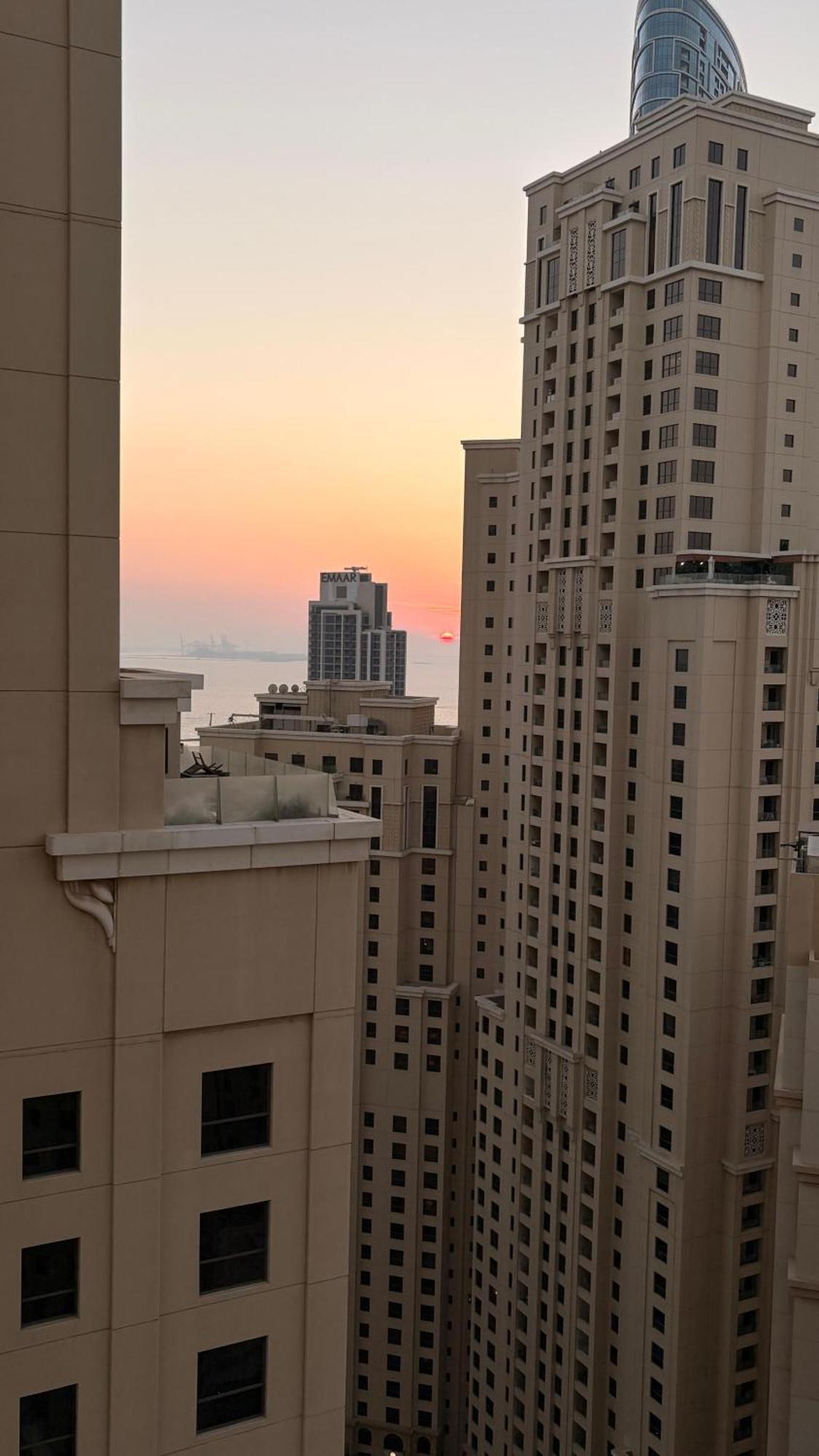 Ocean Glimpse