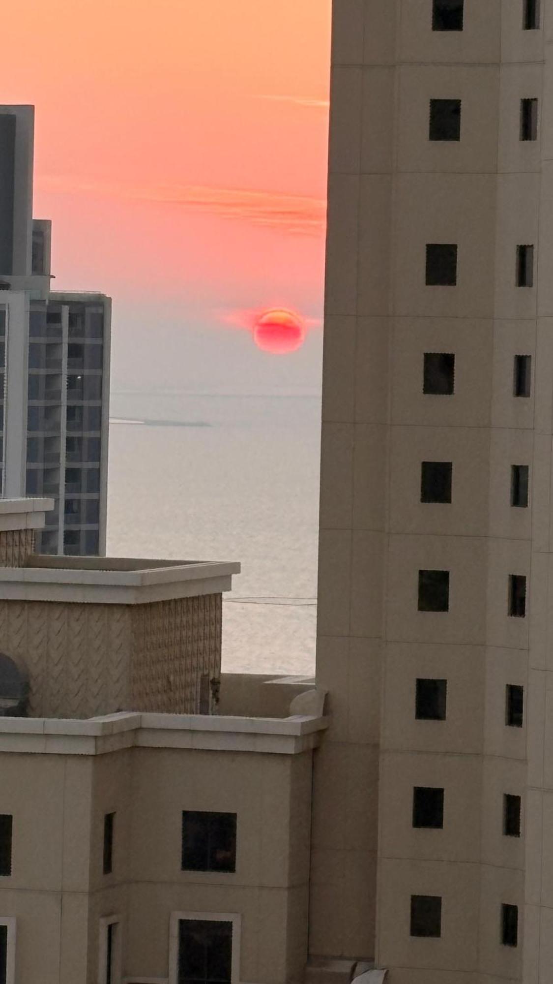 Ocean Glimpse * Dubai