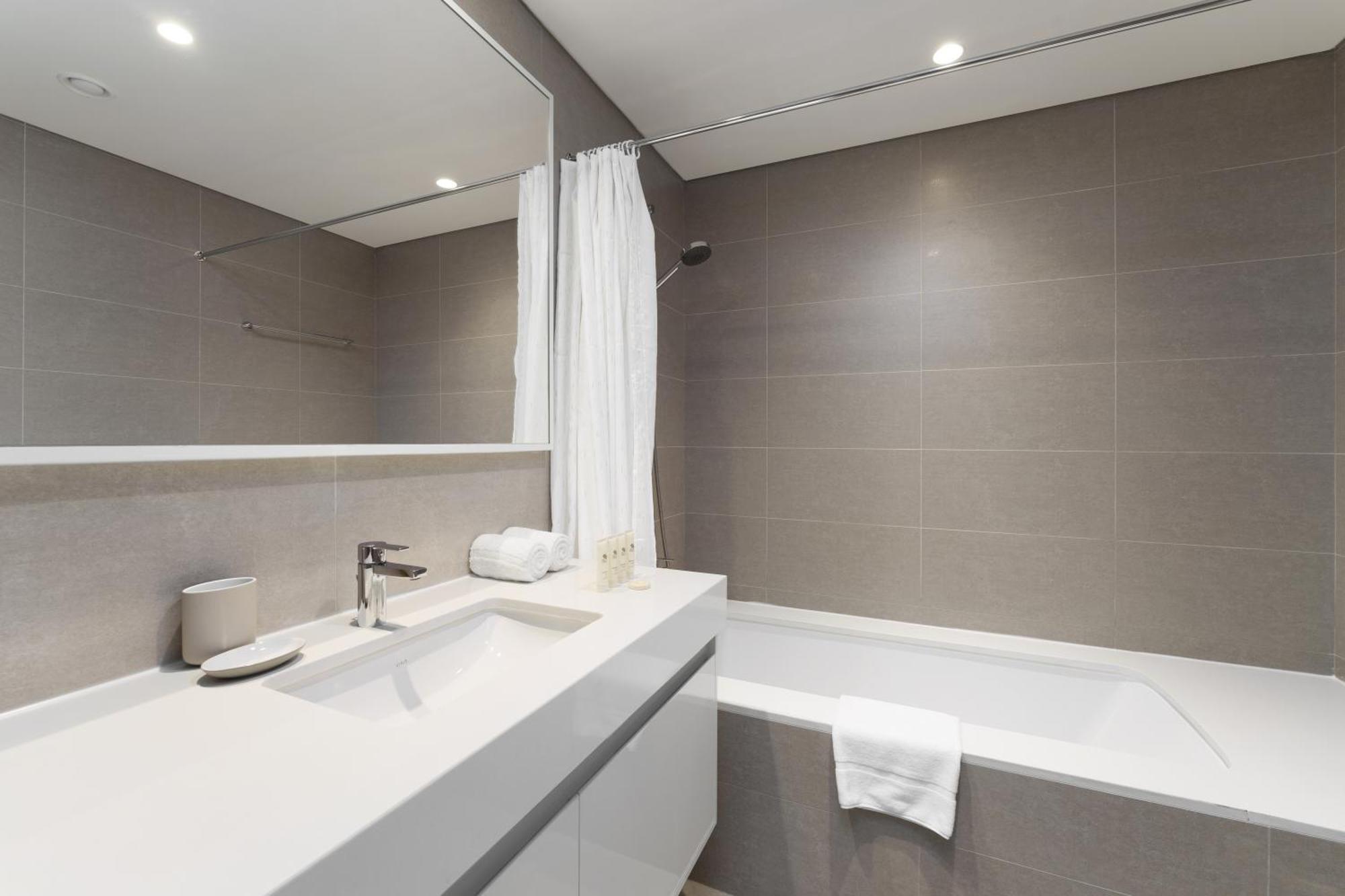 Lägenhet Maison Privee - Elevated Living With Spectacular Burj Khalifa Views *