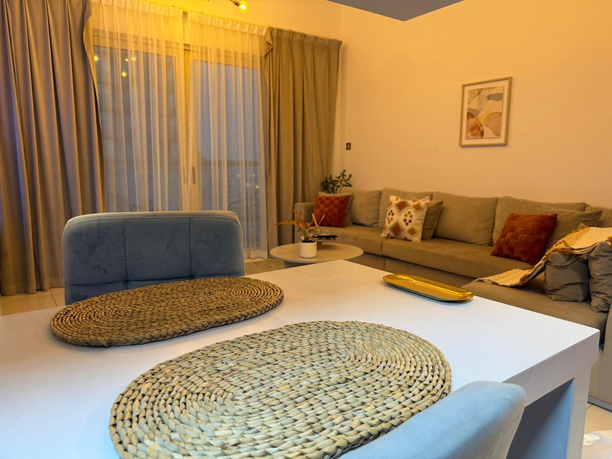 Stunning Marina-view 1 Bed Apartment