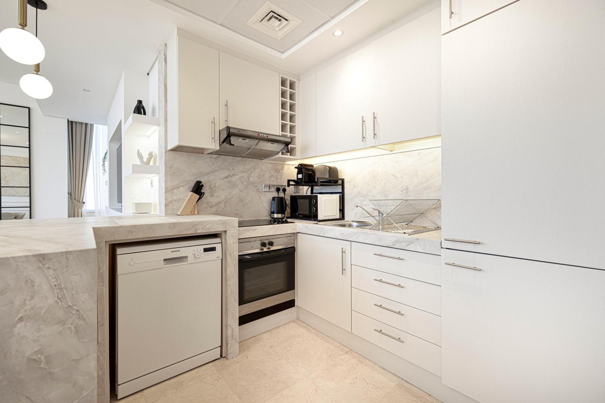 2br Lux In Difc Near Mall& Burj Khalifa