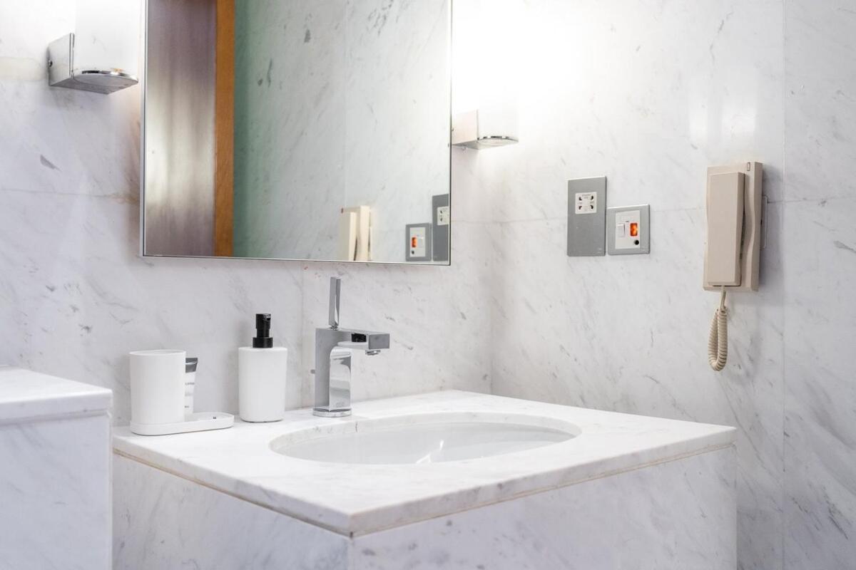 Elegant Studio Perfect For 2 At The Address Mall