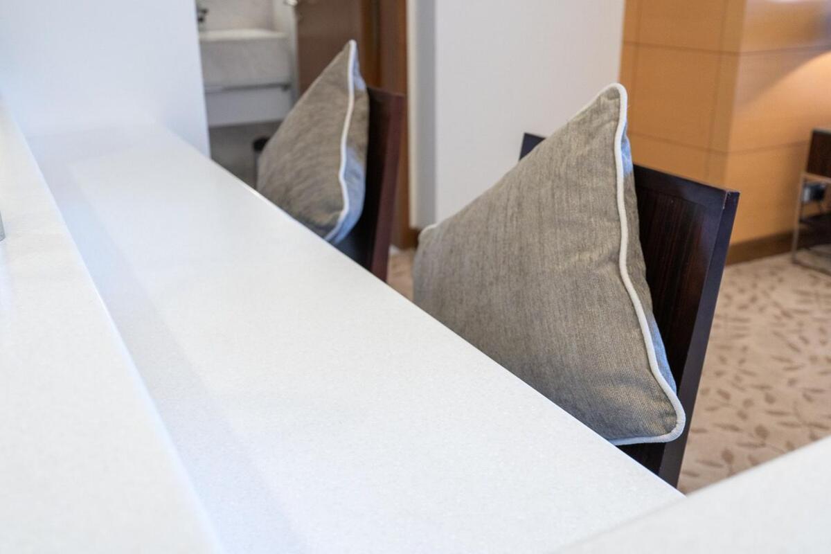 Elegant Studio Perfect For 2 At The Address Mall * Dubai