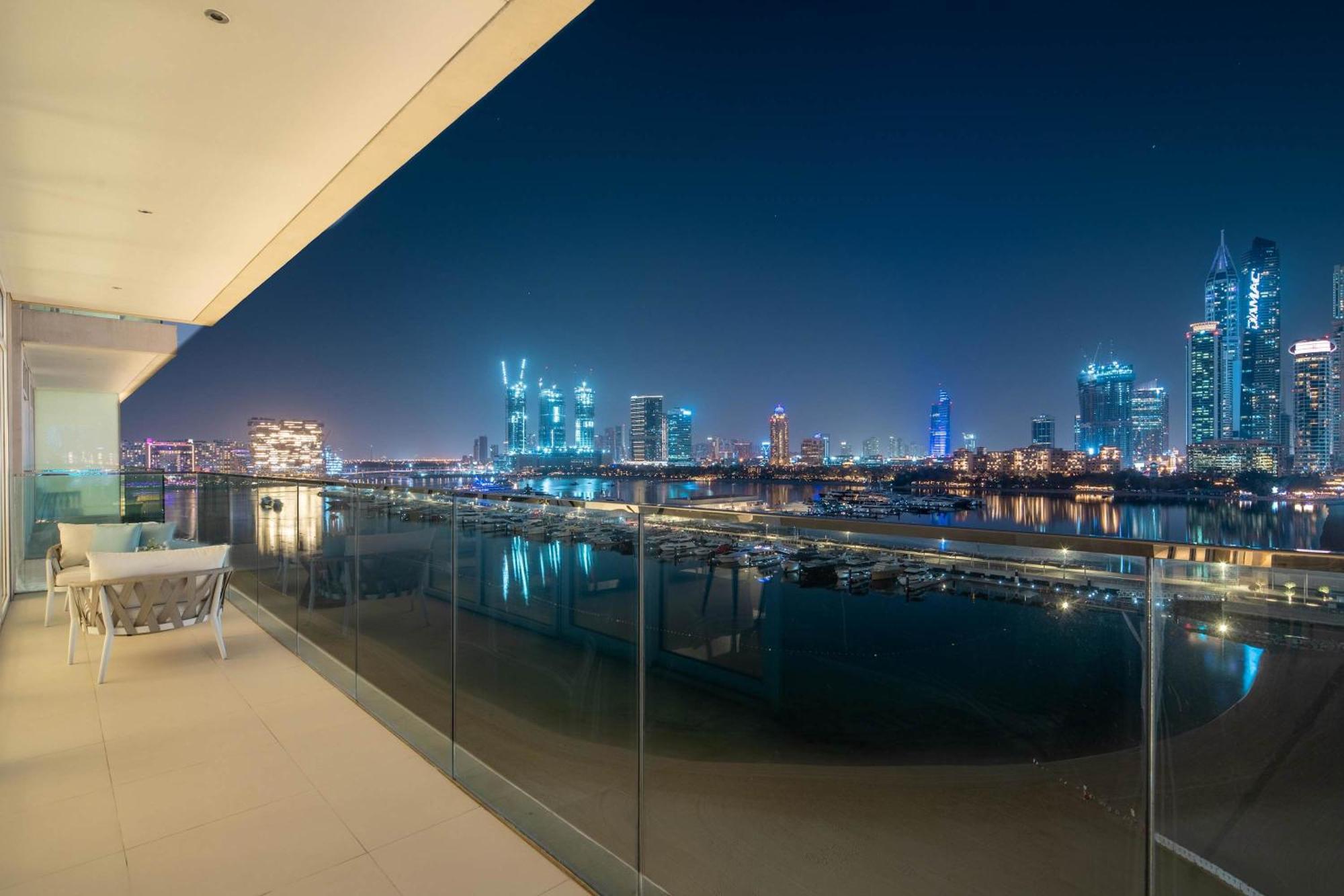 Frank Porter - Sunrise Tower * Dubaï