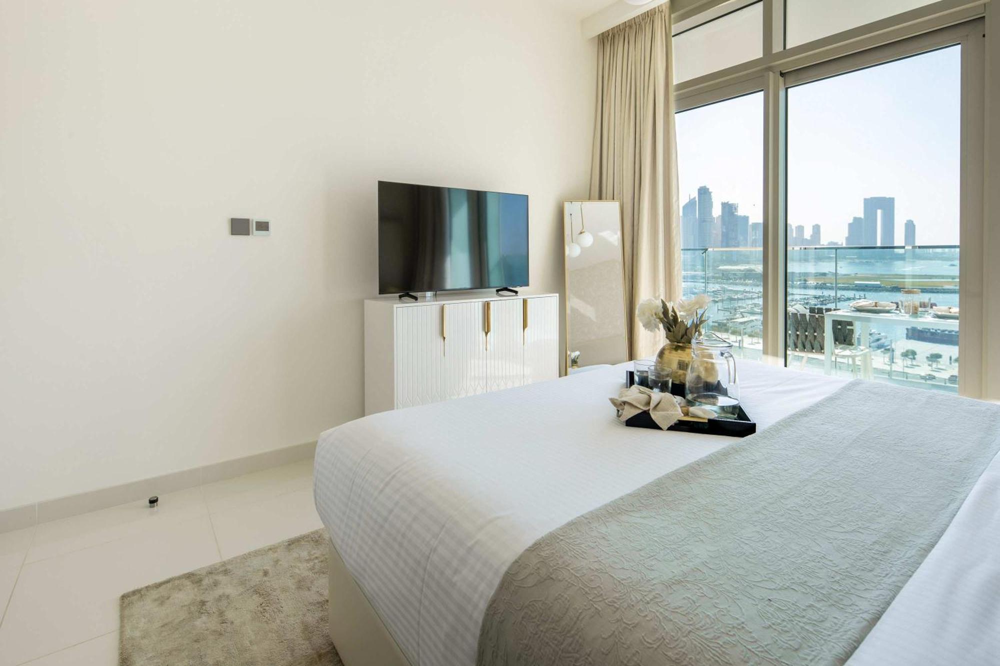 Frank Porter - Sunrise Tower Appartement *