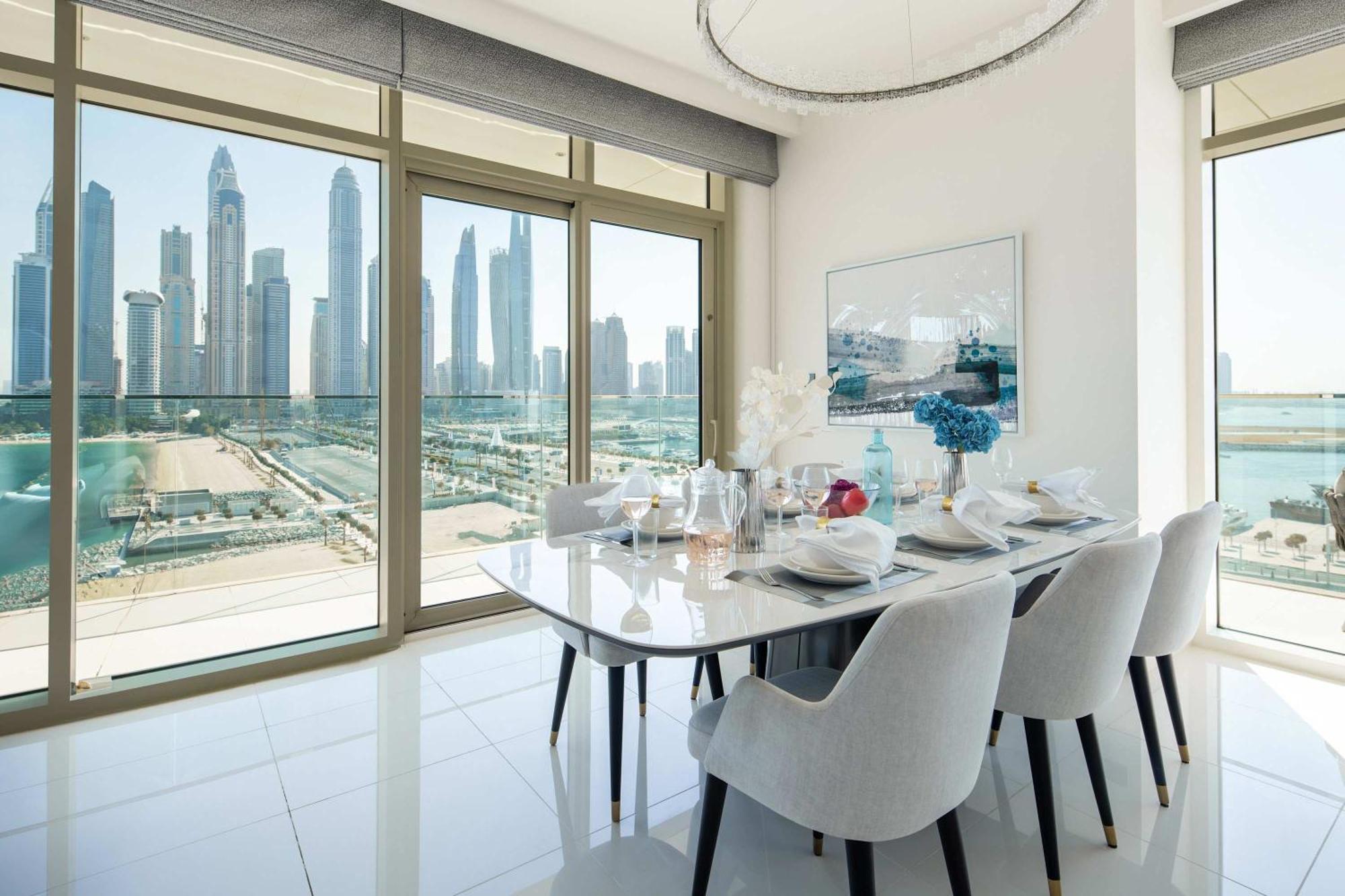 Frank Porter - Sunrise Tower Appartement *