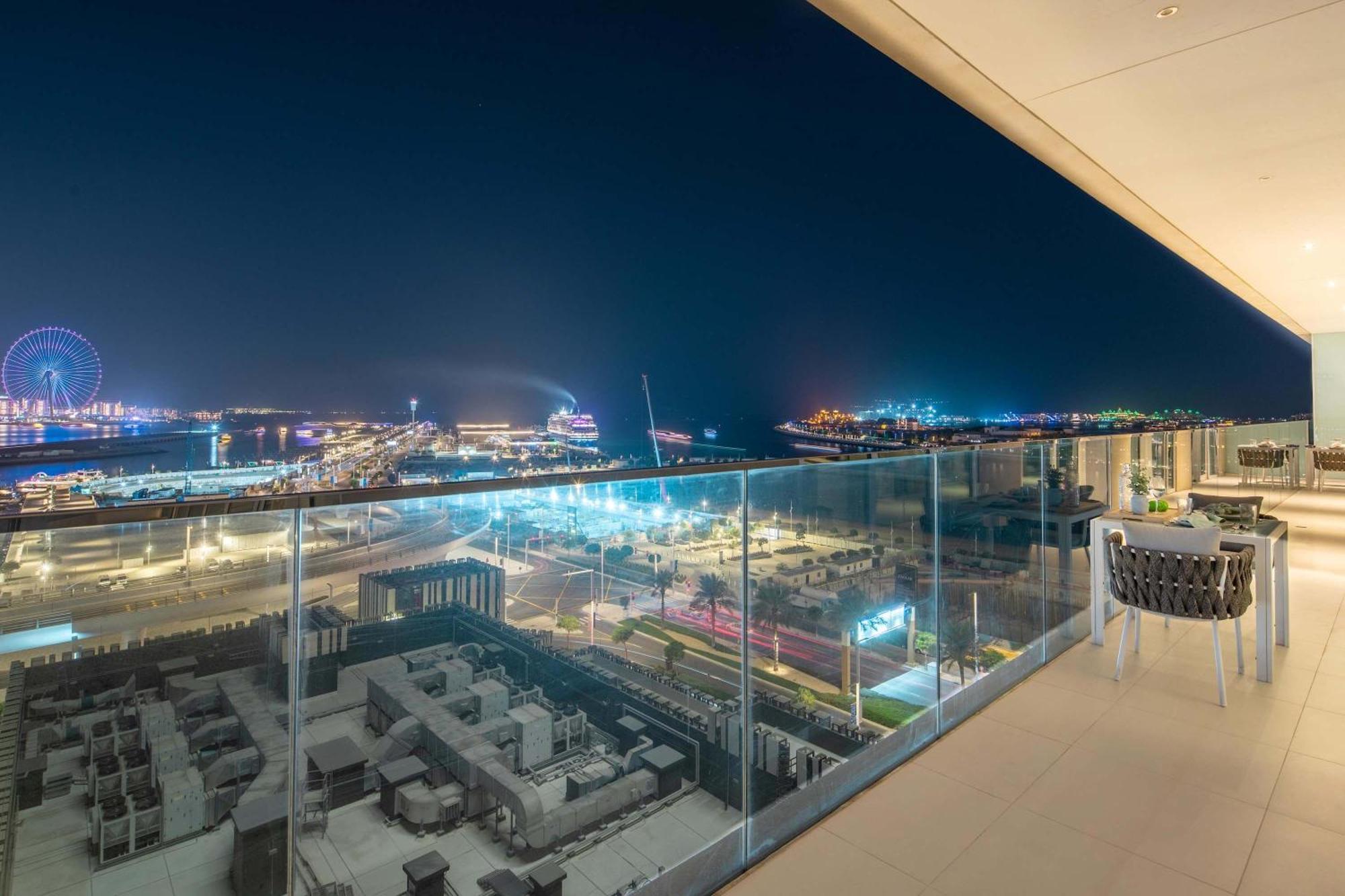 Frank Porter - Sunrise Tower Appartement