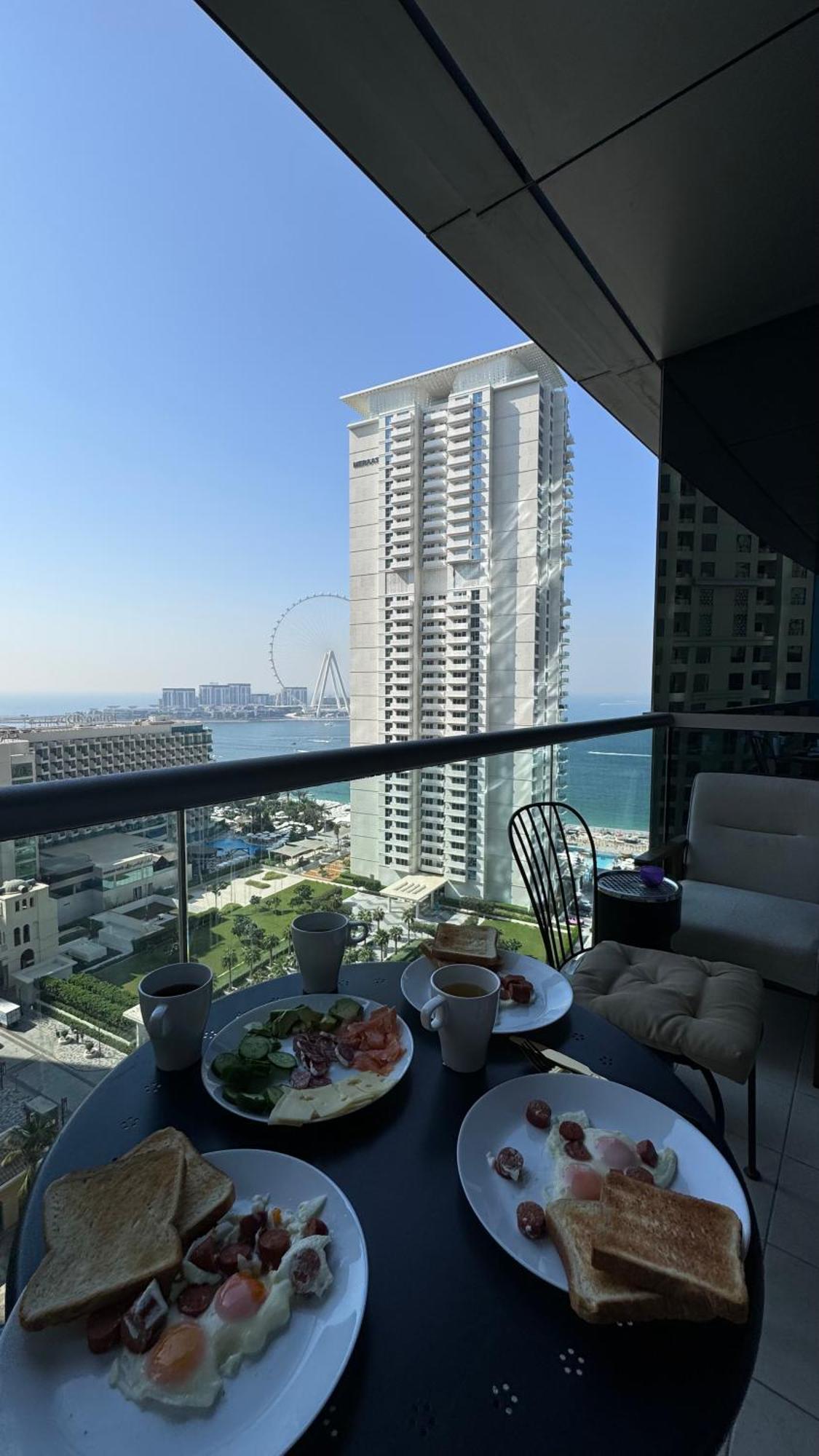 4 Friends Jbr, Sea View Hôtel capsule