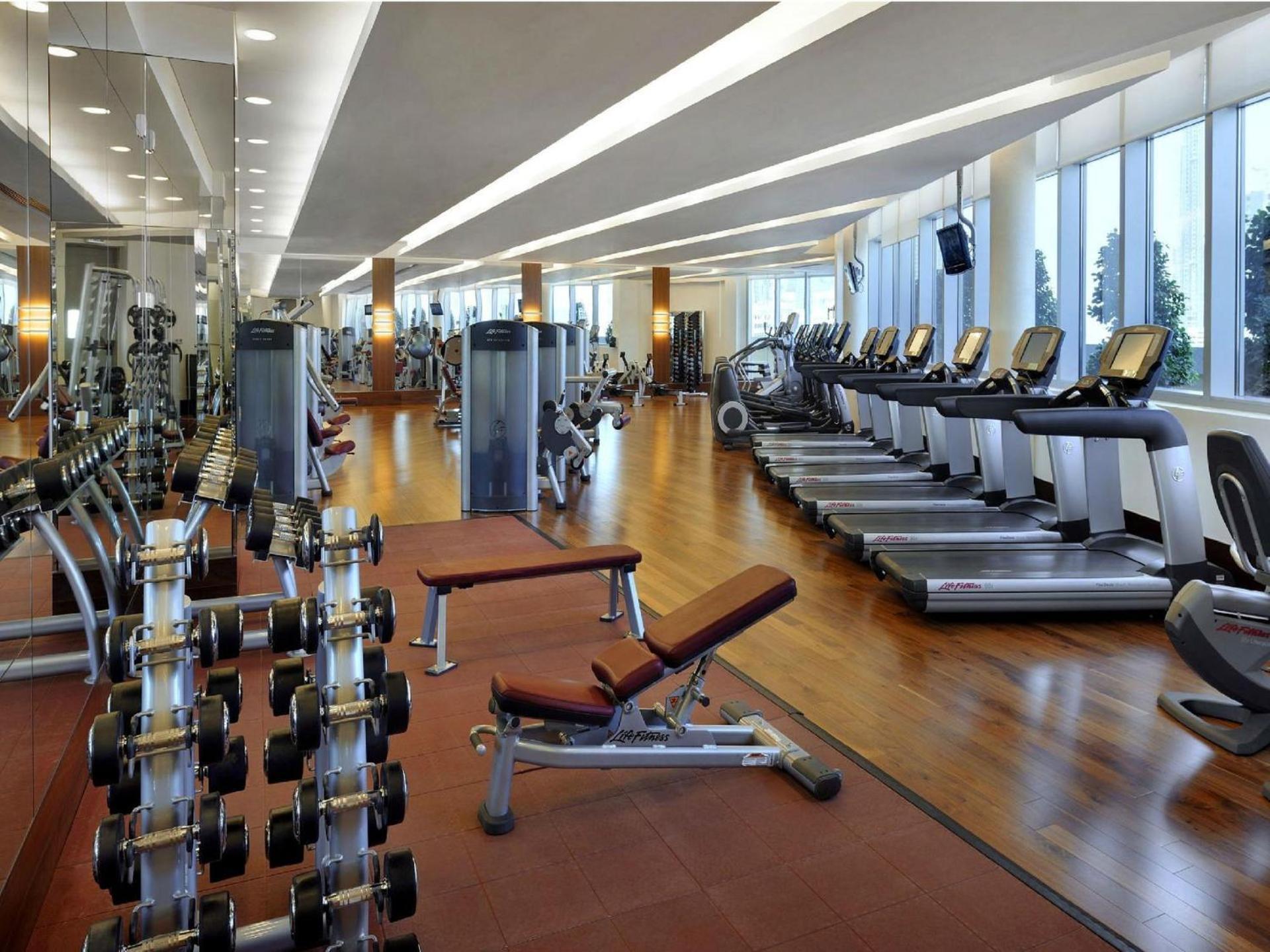 Creston Mall Residences Apartemen