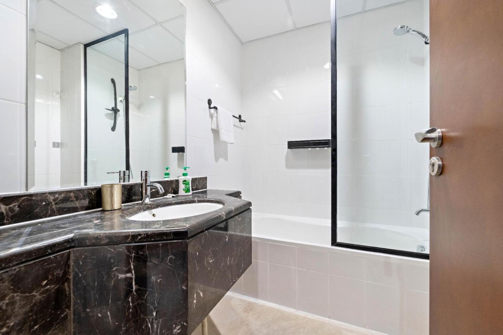 Appartement Charming Near Burj Khalifa With Gym & Pool *