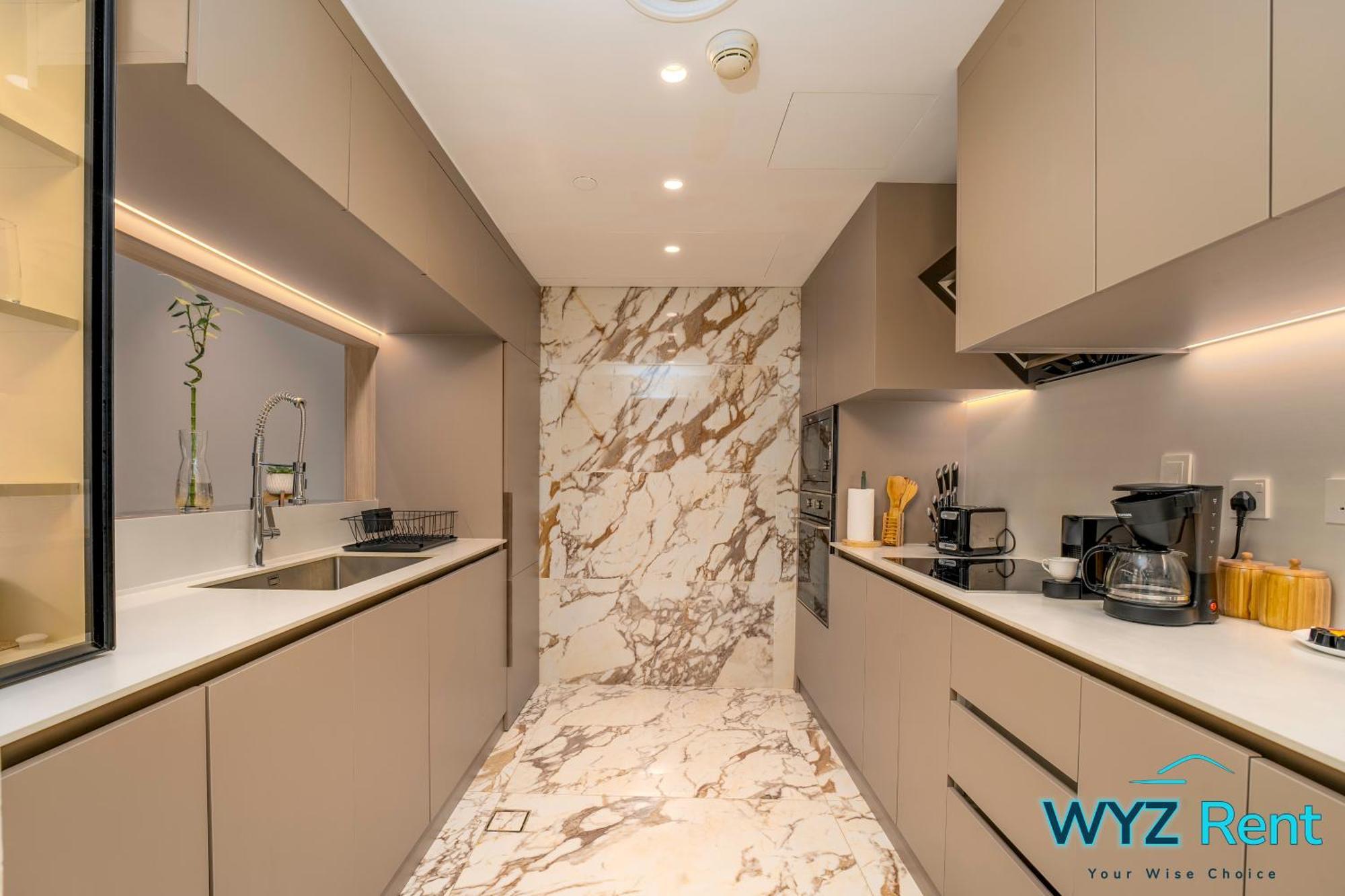 Stunning 2 Bedroom In The Heart Of Downtown, 360 Views * Dubai