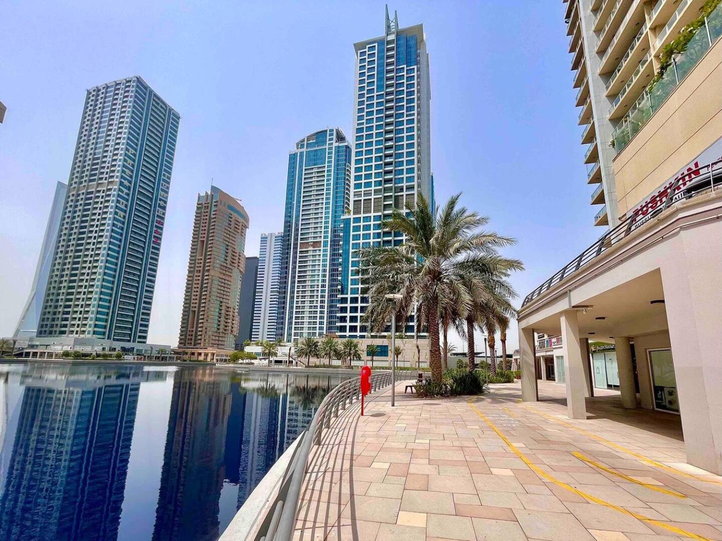 Hotel Urban Oasis Stylish Loft Abundant Natural Light Dubaï