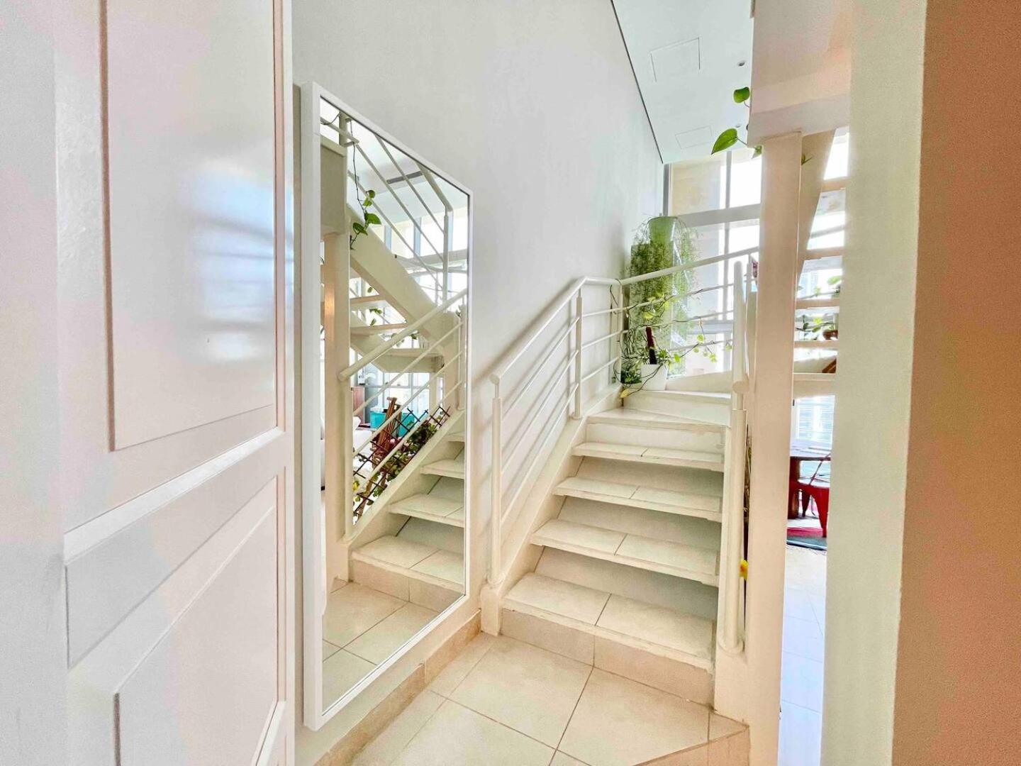 Hotel Urban Oasis Stylish Loft Abundant Natural Light